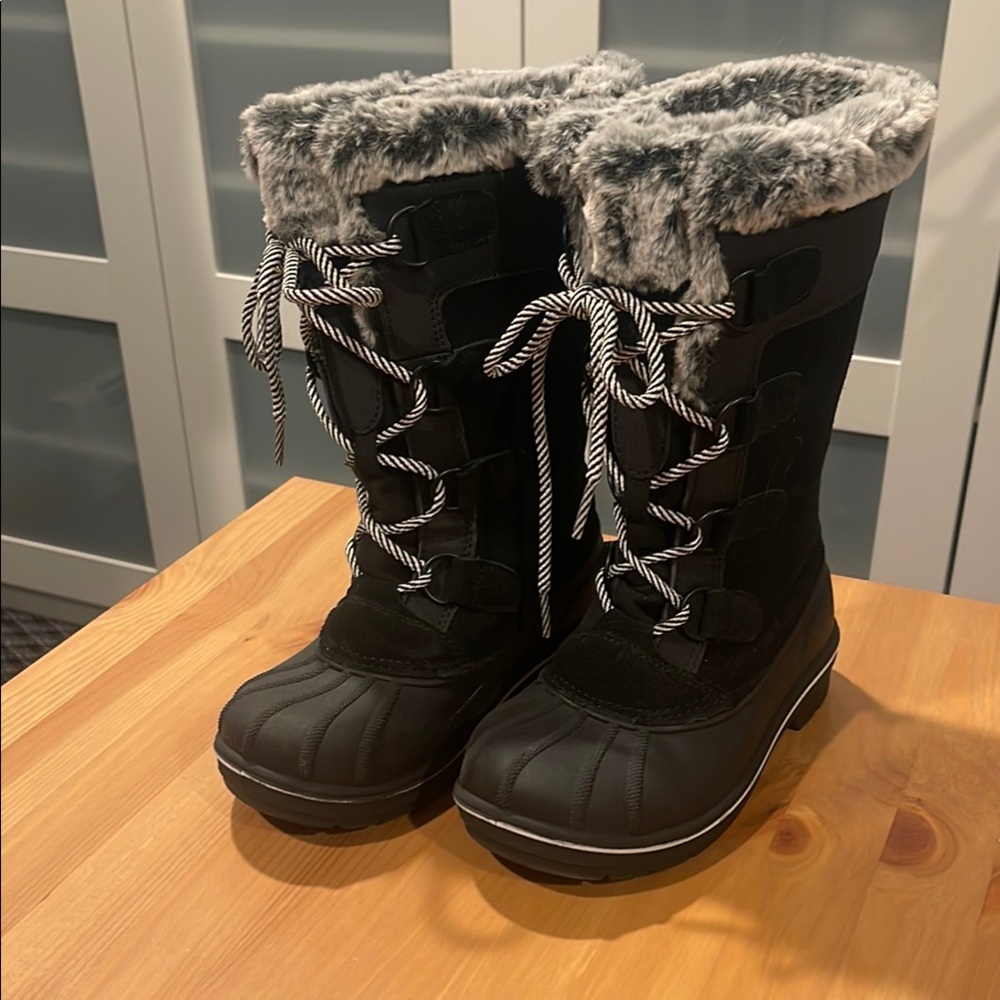 Cat & Jack Stylish Black Winter Boots with Faux Fur Lining & Trim